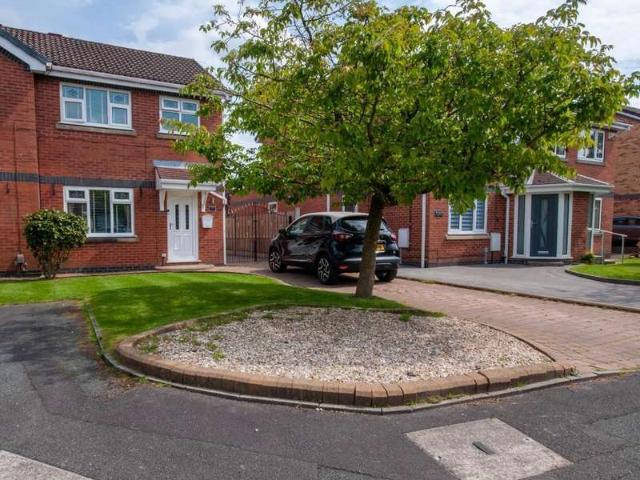 3 Bedroom Semi Detached House