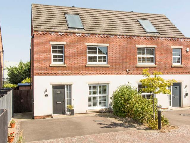 3 Bedroom Semi Detached House