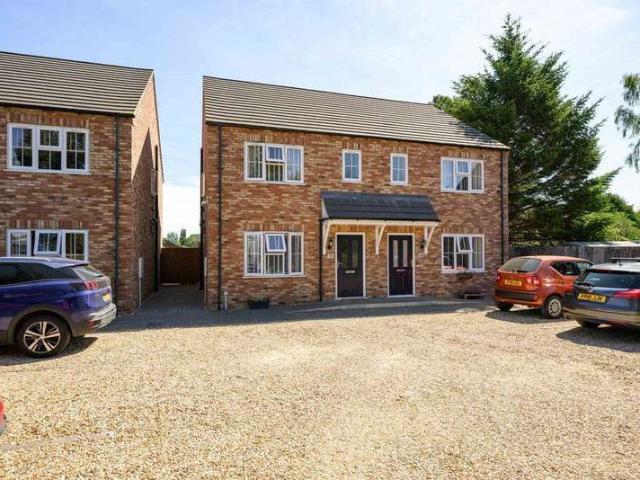 3 Bedroom Semi Detached House