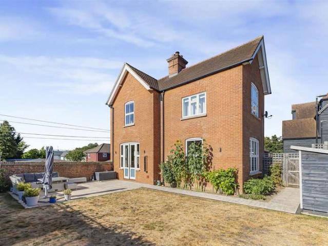3 Bedroom Semi Detached House