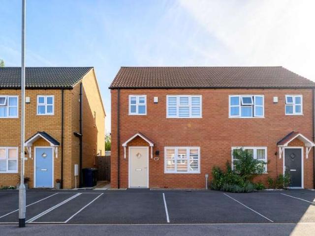 3 Bedroom Semi Detached House