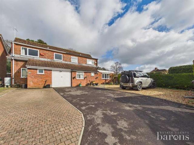 3 Bedroom Semi Detached House