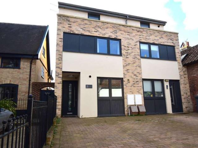 3 Bedroom Semi Detached House