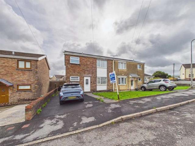 3 Bedroom Semi Detached House