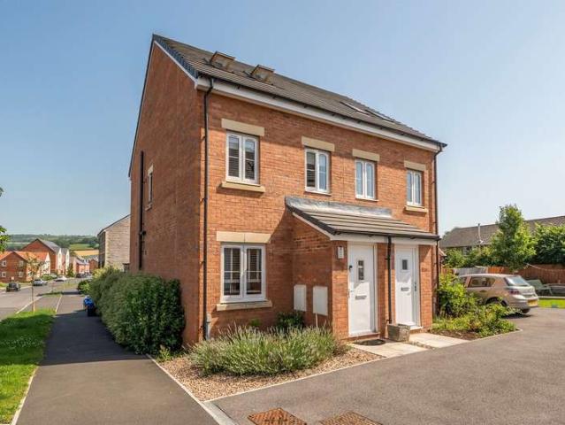 3 Bedroom Semi Detached House
