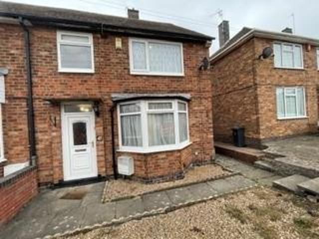 3 bedroom Semi detached house To Let