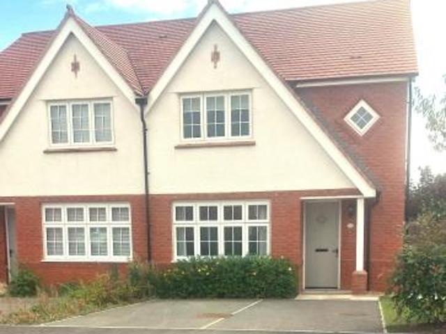 3 bedroom Semi detached house To Let