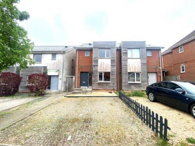 3 bedroom Semi detached house To Let