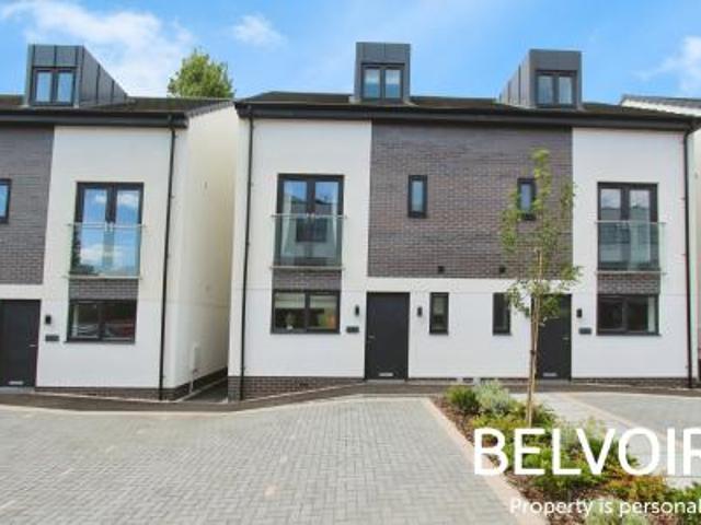 3 bedroom Semi detached house To Let