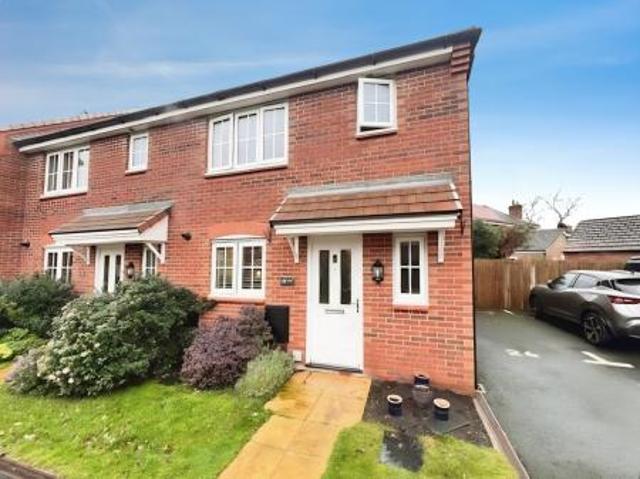 3 bedroom Semi detached house To Let