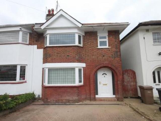 3 bedroom Semi detached house To Let