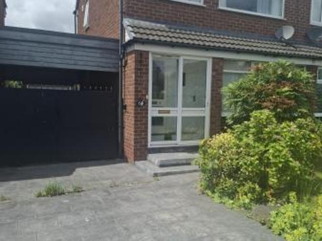 3 bedroom Semi detached house To Let