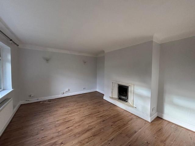 3 bedroom Semi detached house to let