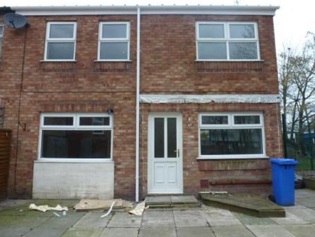 3 bedroom Semi detached house To Let