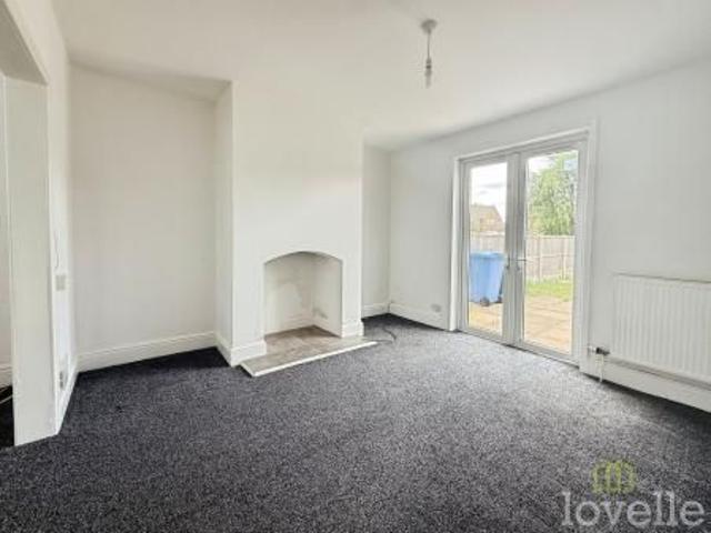 3 bedroom Semi detached house To Let