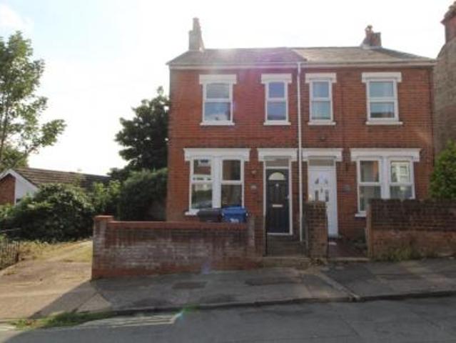 3 bedroom Semi detached house To Let
