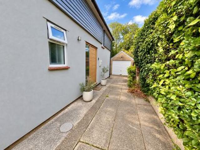3 bedroom Semi detached house To Let