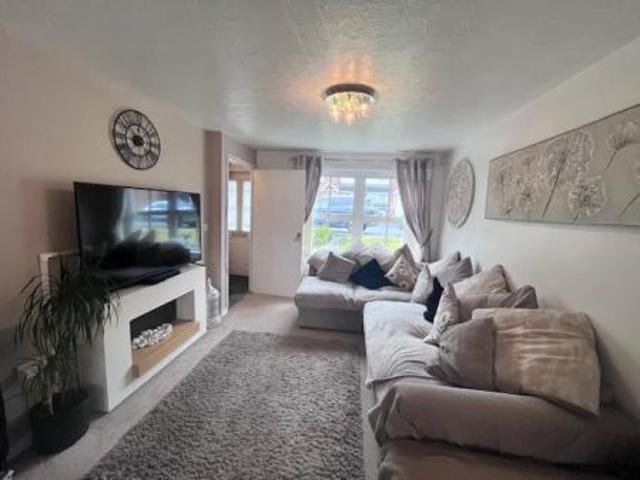 3 bedroom Semi detached house To Let