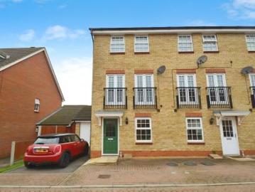 3 bedroom Semi detached house To Let