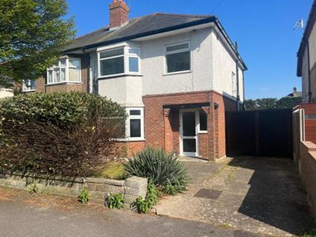 3 bedroom Semi detached house To Let