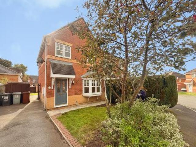 3 bedroom Semi detached house To Let