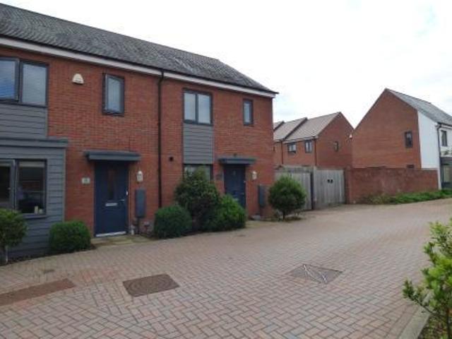 3 bedroom Semi detached house To Let