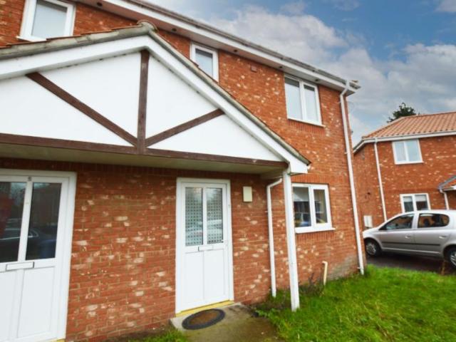 3 bedroom Semi detached house To Let