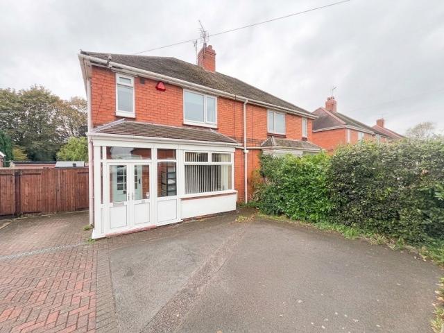 3 bedroom Semi detached house To Let