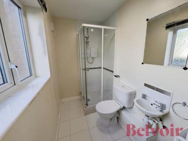 3 bedroom Semi detached house To Let