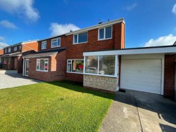 3 bedroom Semi detached house To Let