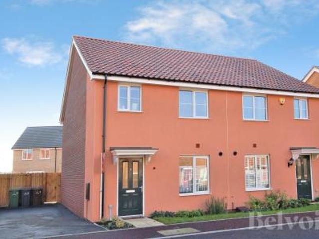 3 bedroom Semi detached house To Let