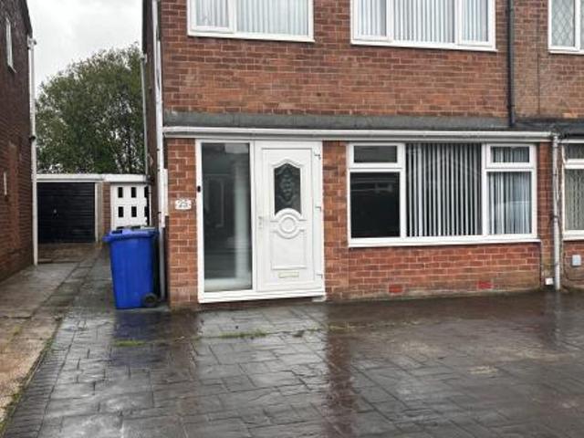 3 bedroom Semi detached house To Let