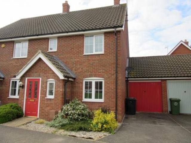 3 bedroom Semi detached house To Let