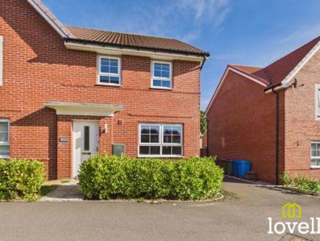3 bedroom Semi detached house To Let