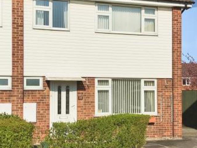 3 bedroom Semi detached house To Let