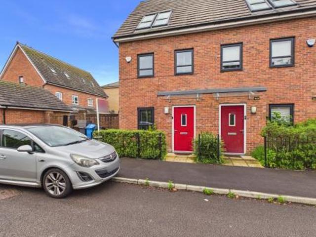 3 bedroom Semi detached house To Let