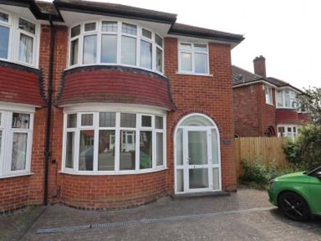 3 bedroom Semi detached house To Let