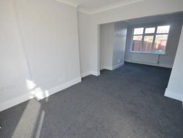 3 bedroom Semi detached house To Let