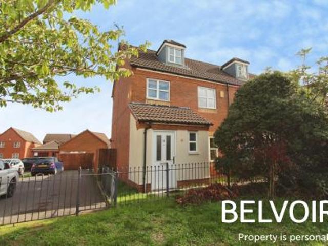 3 bedroom Semi detached house To Let