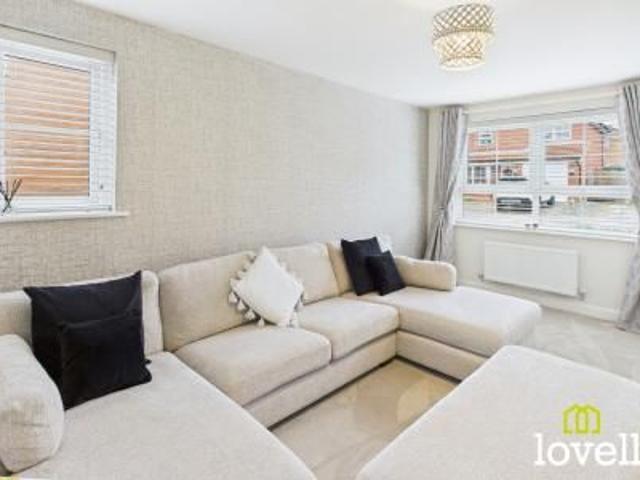 3 bedroom Semi detached house To Let