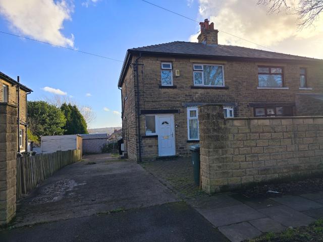 3 bedroom semi detached house To Let in Bradford