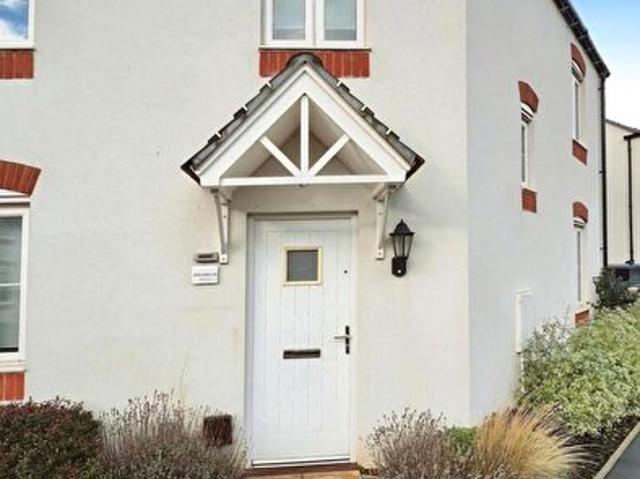 3 Bedroom Semi Detached House To Rent In Maiden Road, Banbury, Oxfordshire, OX16