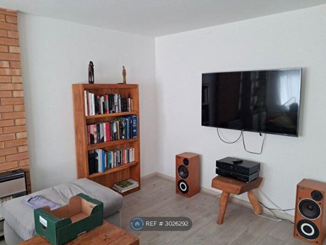 3 Bedroom Semi Detached House To Rent In Malham Way, Leicester, LE2
