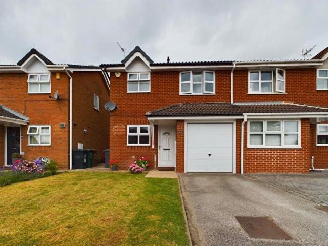 3 Bedroom Semi Detached House To Rent In Meadow Nook, Boulton Moor, DE24