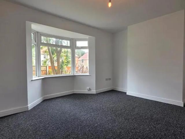 3 Bedroom Semi Detached House To Rent In Minver Crescent, Nottingham, Nottinghamshire, NG8