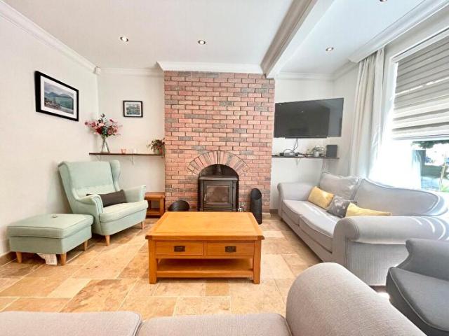 3 Bedroom Semi Detached House To Rent In Ardneil Road, Glasgow, G51