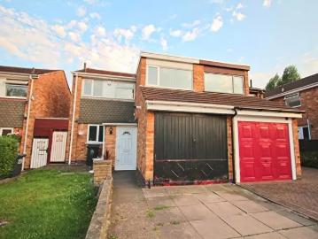 3 Bedroom Semi Detached House To Rent In Asquith Boulevard, Leicester, LE2