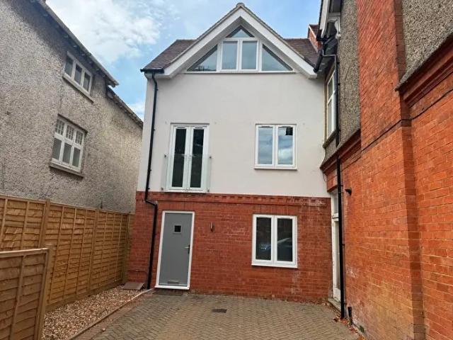 3 Bedroom Semi Detached House To Rent In Badby Road, Daventry, NN11