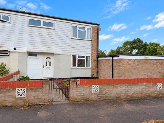 3 Bedroom Semi Detached House To Rent In Barnard Crescent, Aylesbury, Buckinghamshire, HP21