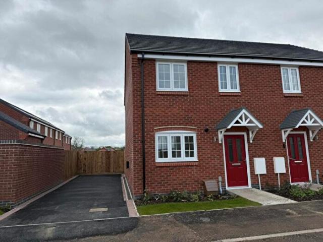 3 Bedroom Semi Detached House To Rent In Bechstein Close, Hinckley, LE10